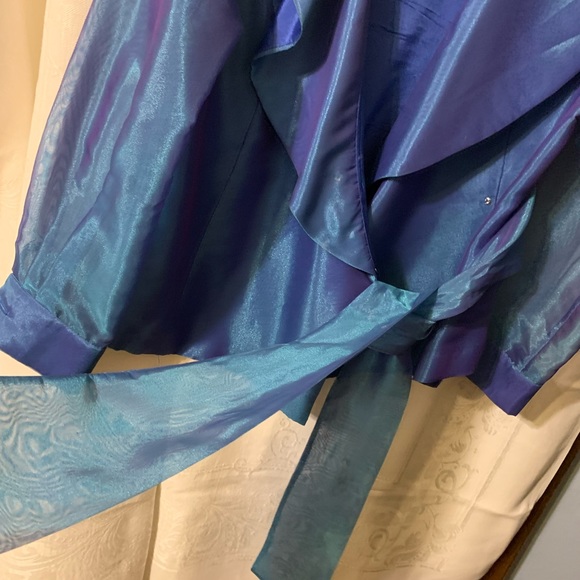 Top - Picture 3 of 4